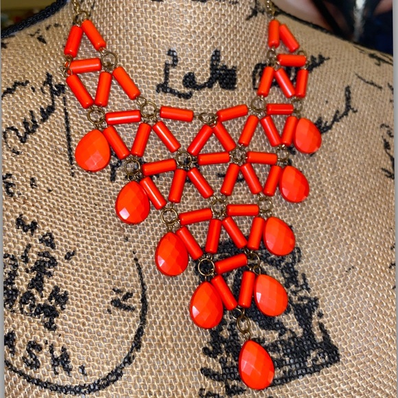 RARE- Vintage Teardrop Bib Statement Necklace - Picture 2 of 7